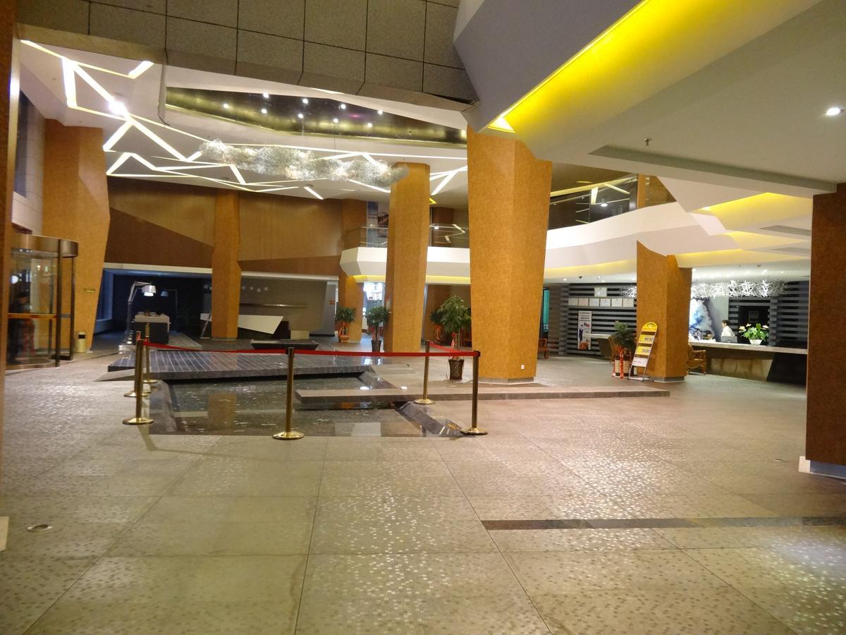 Xilaifeng Hotel Nanning Buitenkant foto