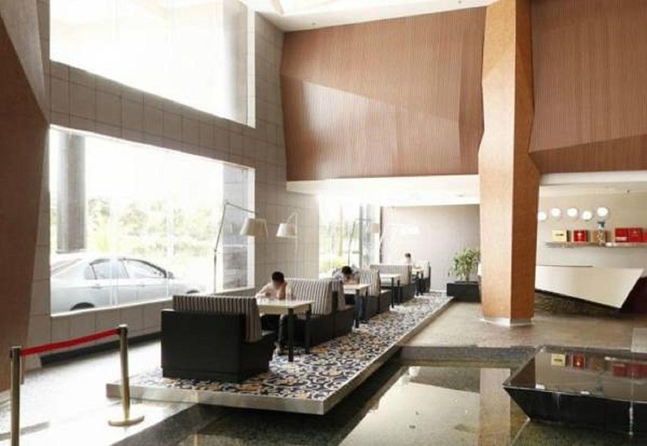 Xilaifeng Hotel Nanning Buitenkant foto